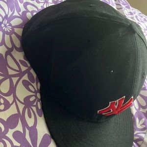 I’m selling a New York hat